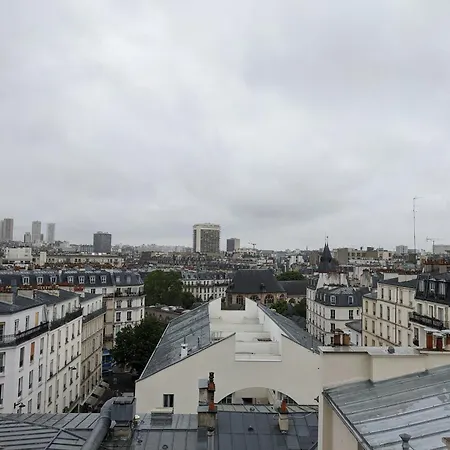 Sous Les Toits Apartment